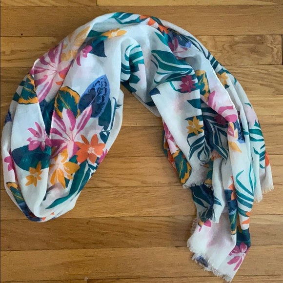 Floral Scarf NWT - Picture 2 of 3